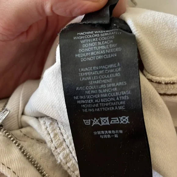 BDG Jeans - Picture 7 of 7